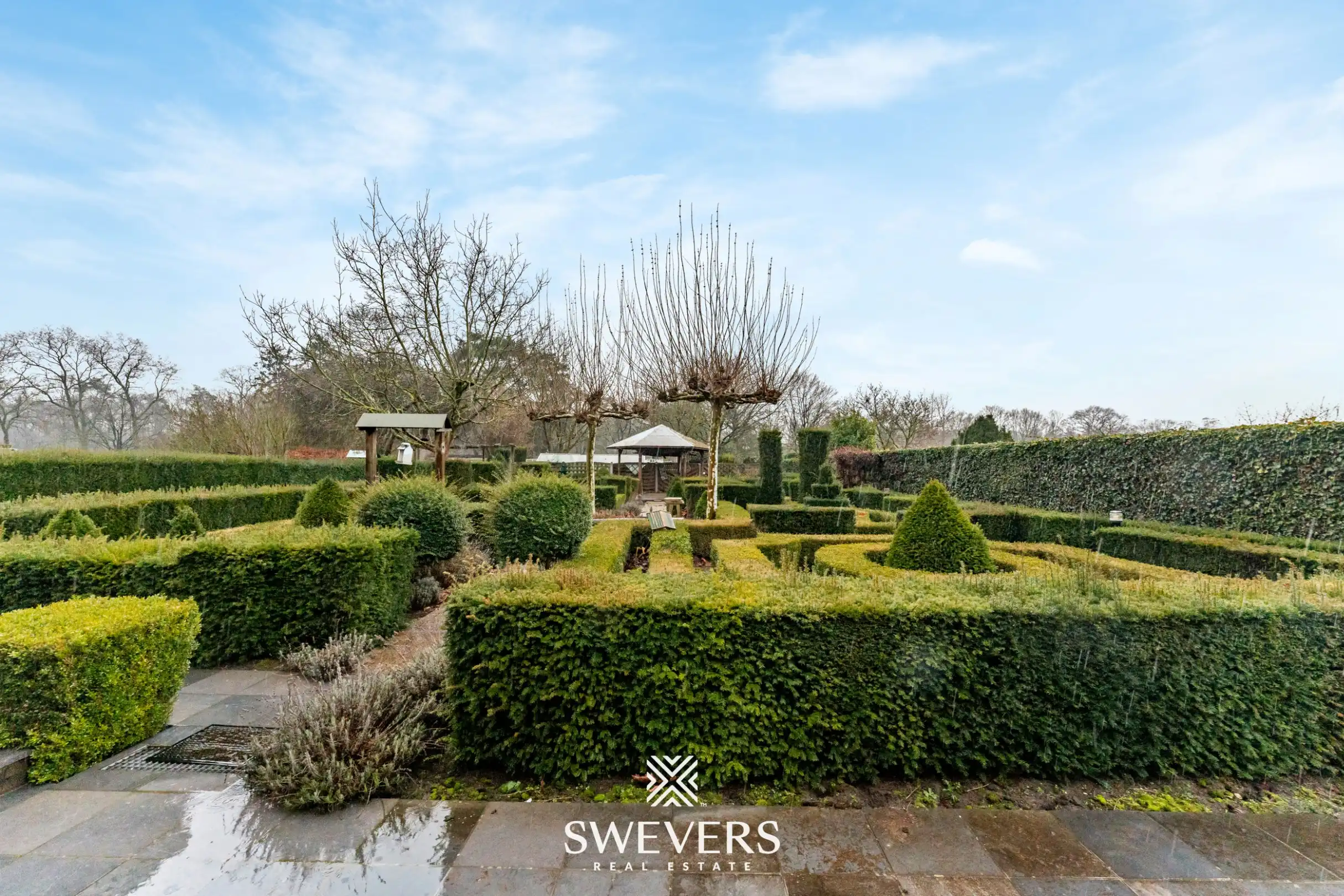 Open bebouwing met drie slaapkamers op uitzonderlijk groot perceel van 1.897 m² foto 23