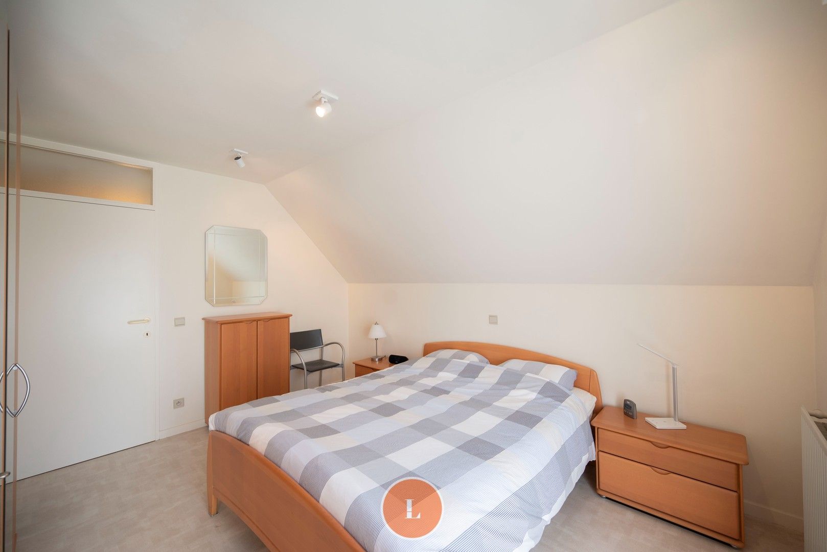 Ruime en rustige gelegen woning op een perceel van 744m² foto 13