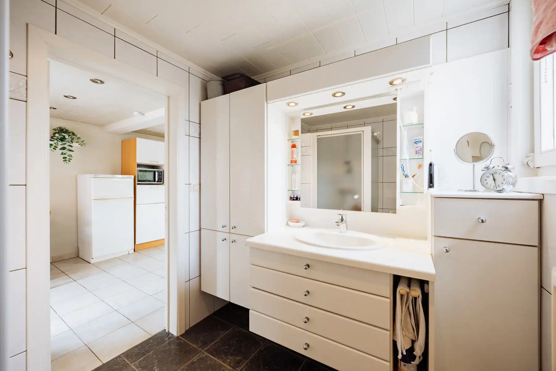 Open bebouwing met veelzijdig bijgebouw op een toplocatie foto 11