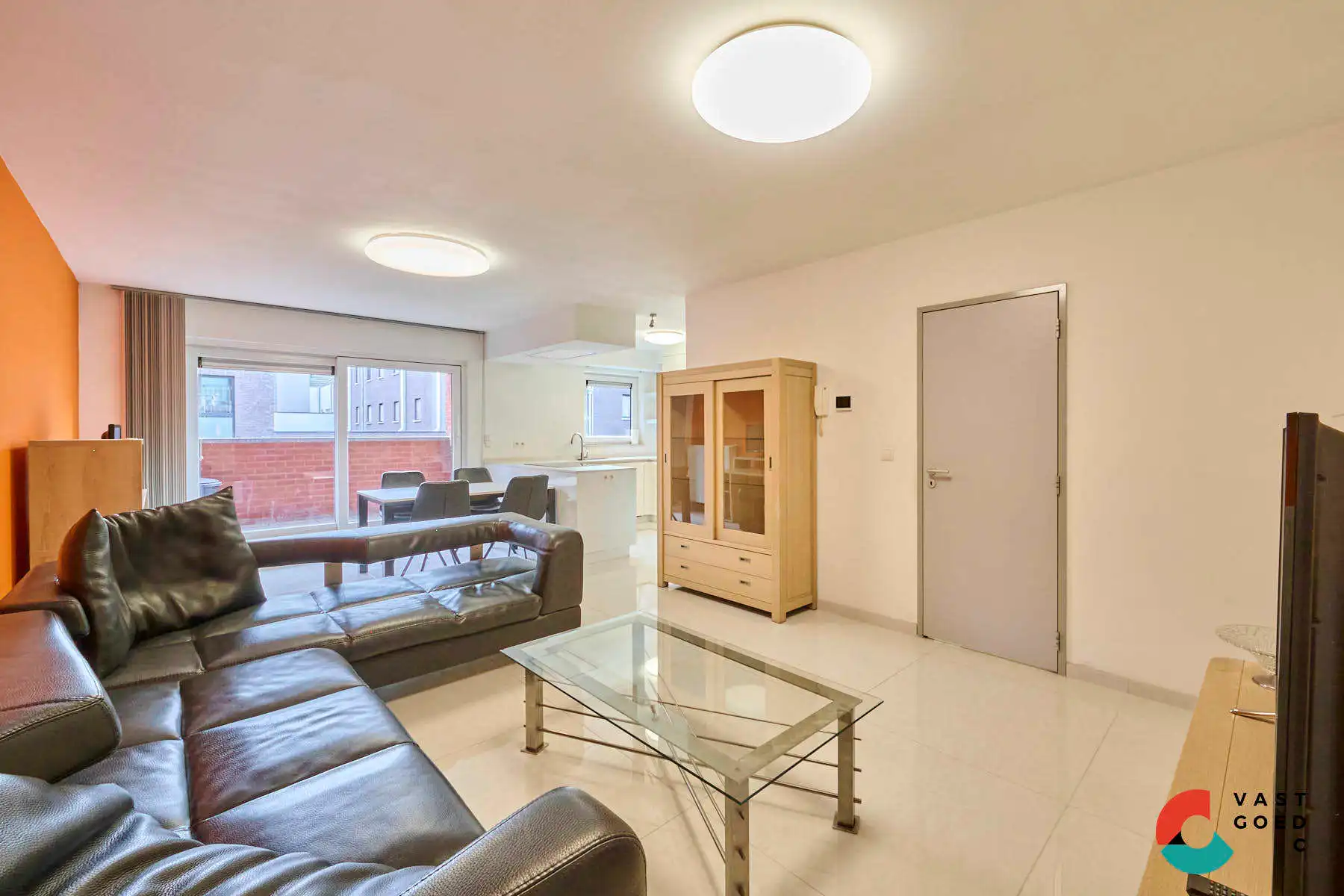 Luxueus gerenoveerd appartement met terras foto 3