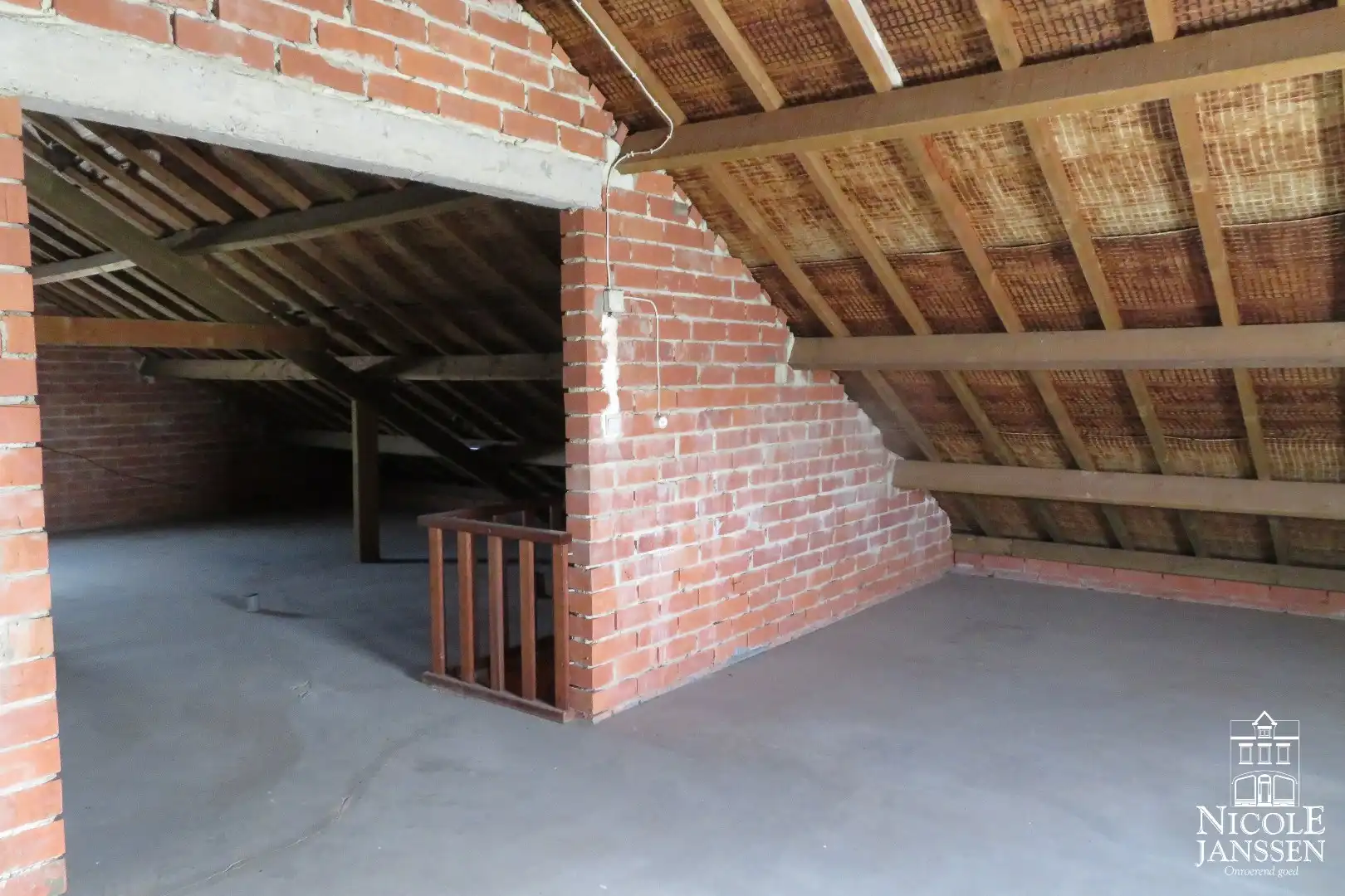 Gelijkvloerse verzorgde woning nabij het centrum van Maaseik foto 14