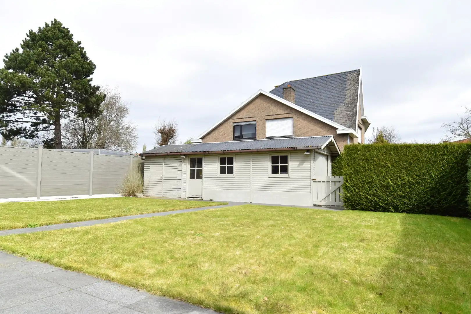 Instapklare halfopen bebouwing met 3 slaapkamers en 2 garages te Bissegem foto 16