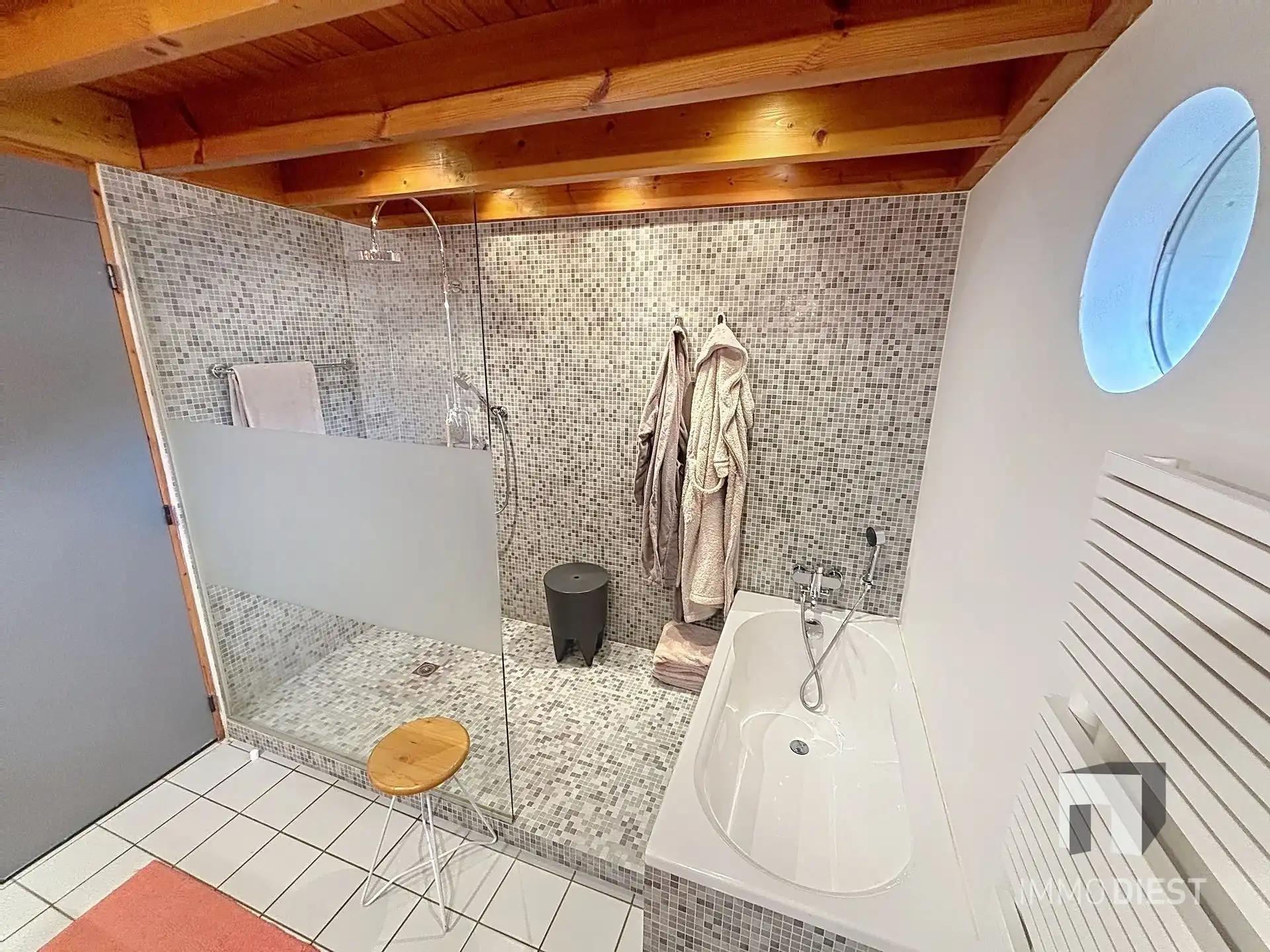 Bijzondere woning, lichtrijk, open en 3 slaapkamers foto 35