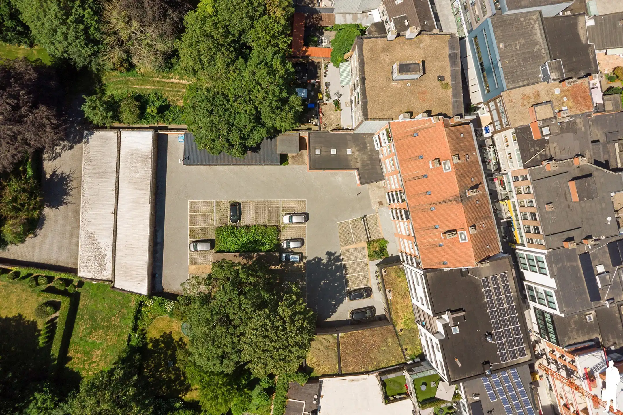 Gerenoveerd 1-slpkappartement met terras in hartje Beveren foto 11