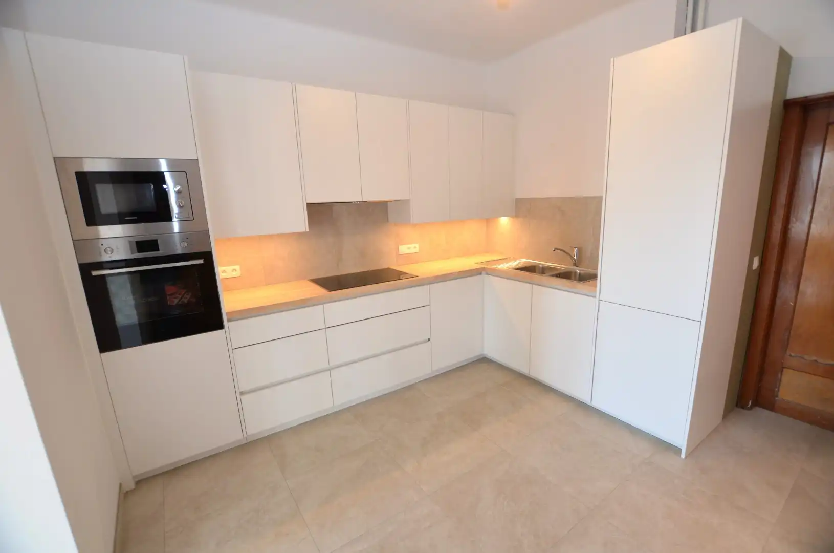Zeer ruim appartement foto 7
