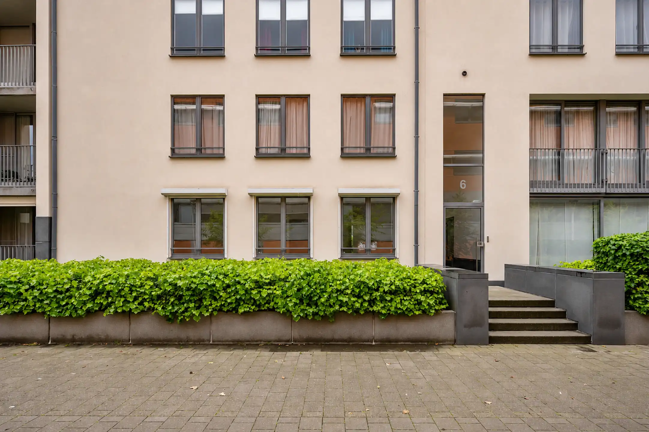 Ruim appartement op toplocatie met  Zuidgerichte koer. foto 23