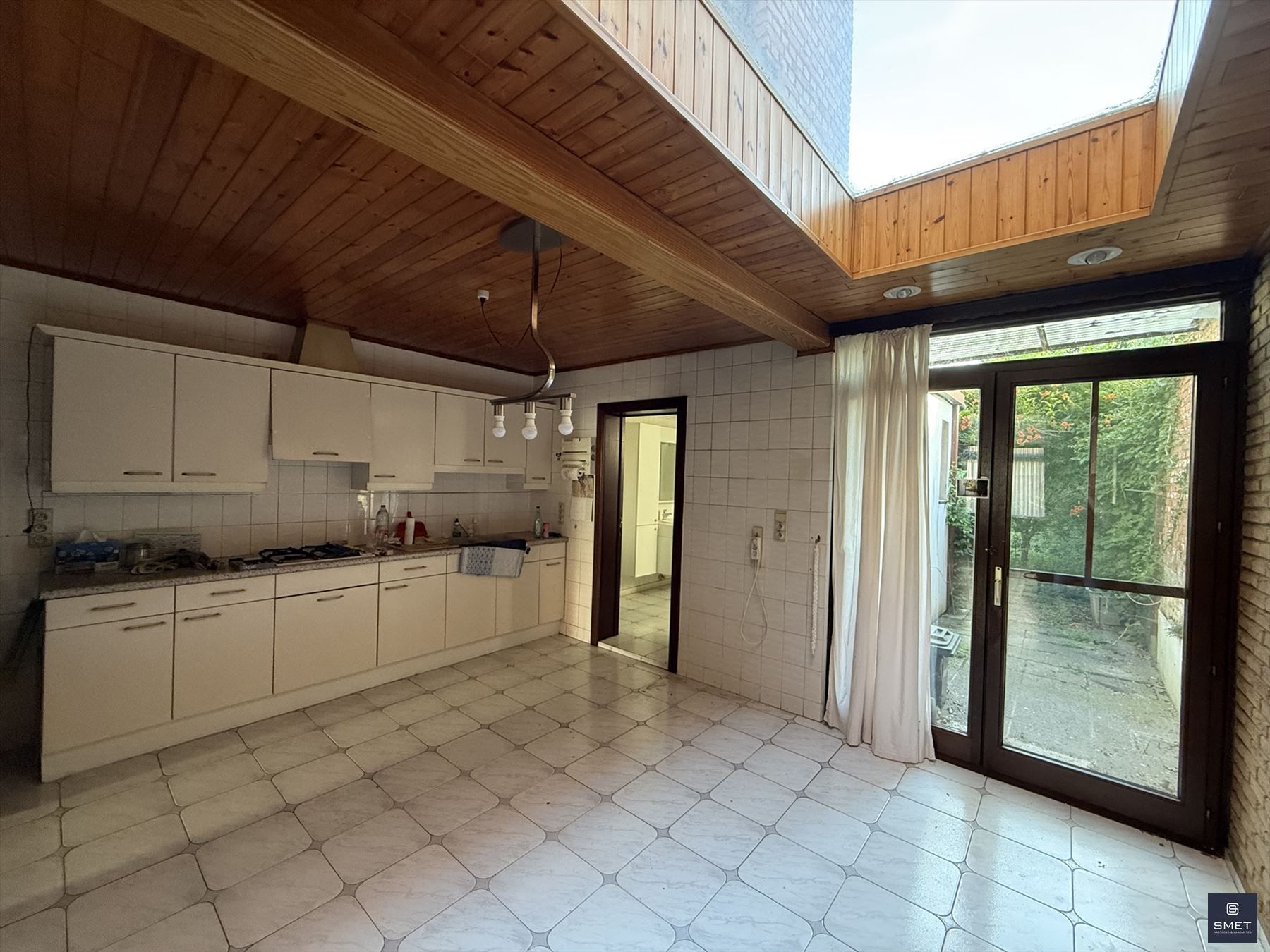 RUIME TE RENOVEREN WONING MET 4 SLPKS EN TUIN foto 6