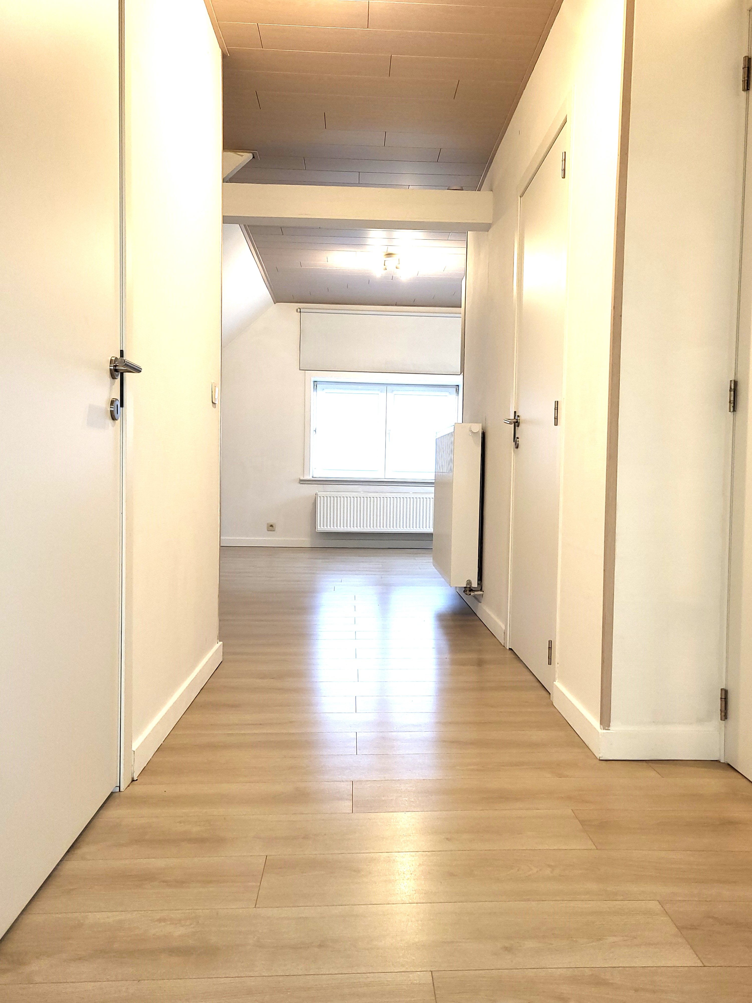 Prachtig appartement van 75m² met staanplaats, gelegen op de 2de verdieping.  foto 3
