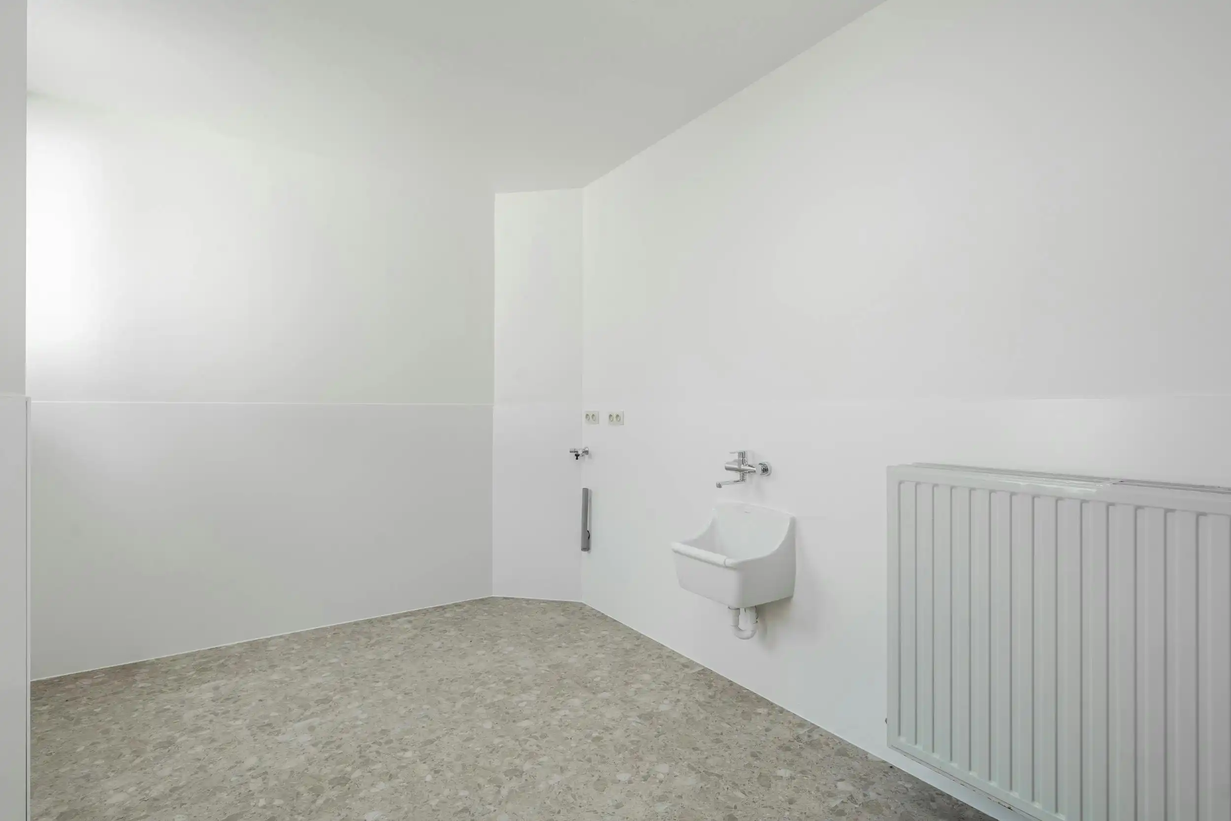 Totaal gerenoveerd huis te koop in hartje Ieper foto 14
