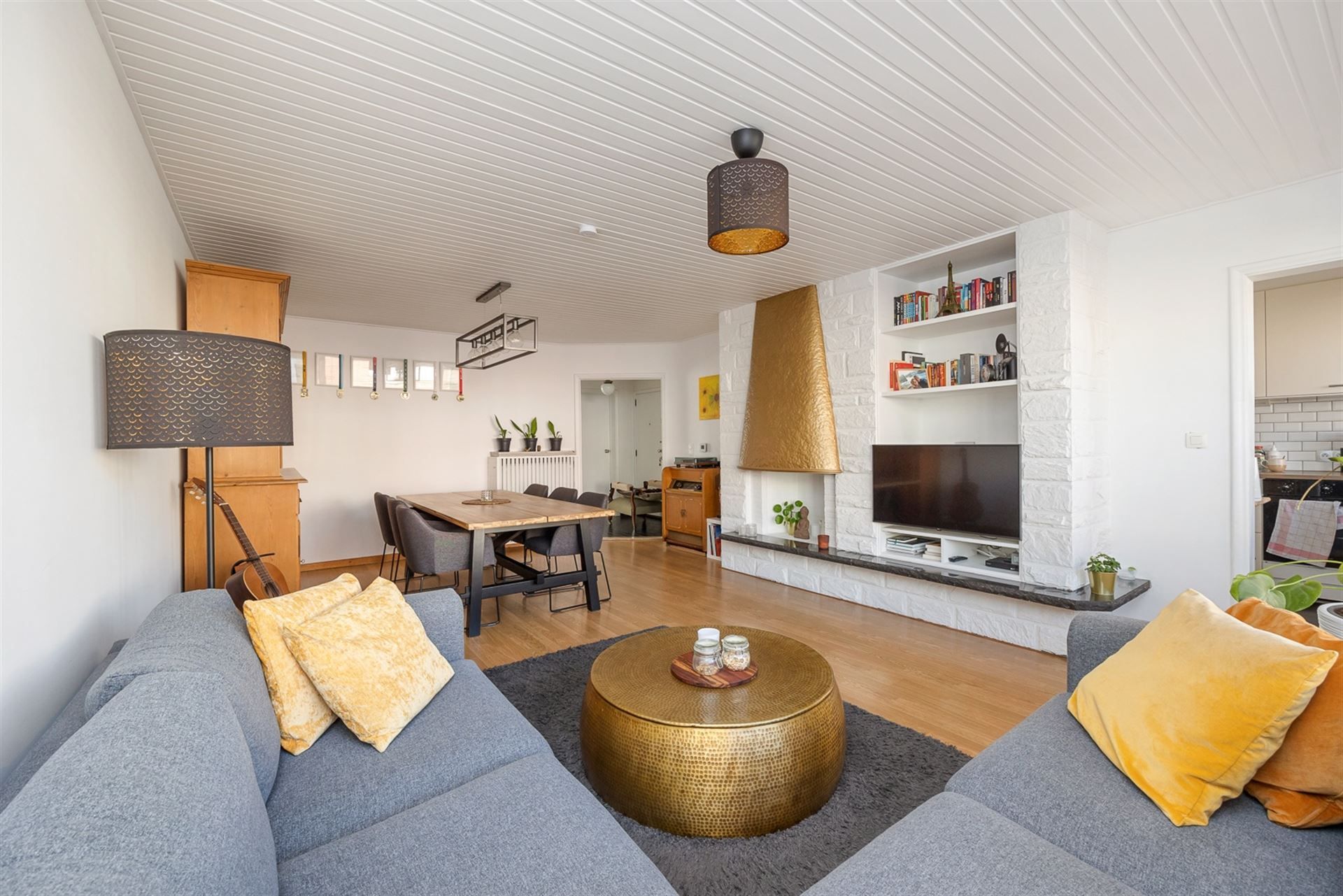 Instapklaar Appartement met Terras en Garage foto 5