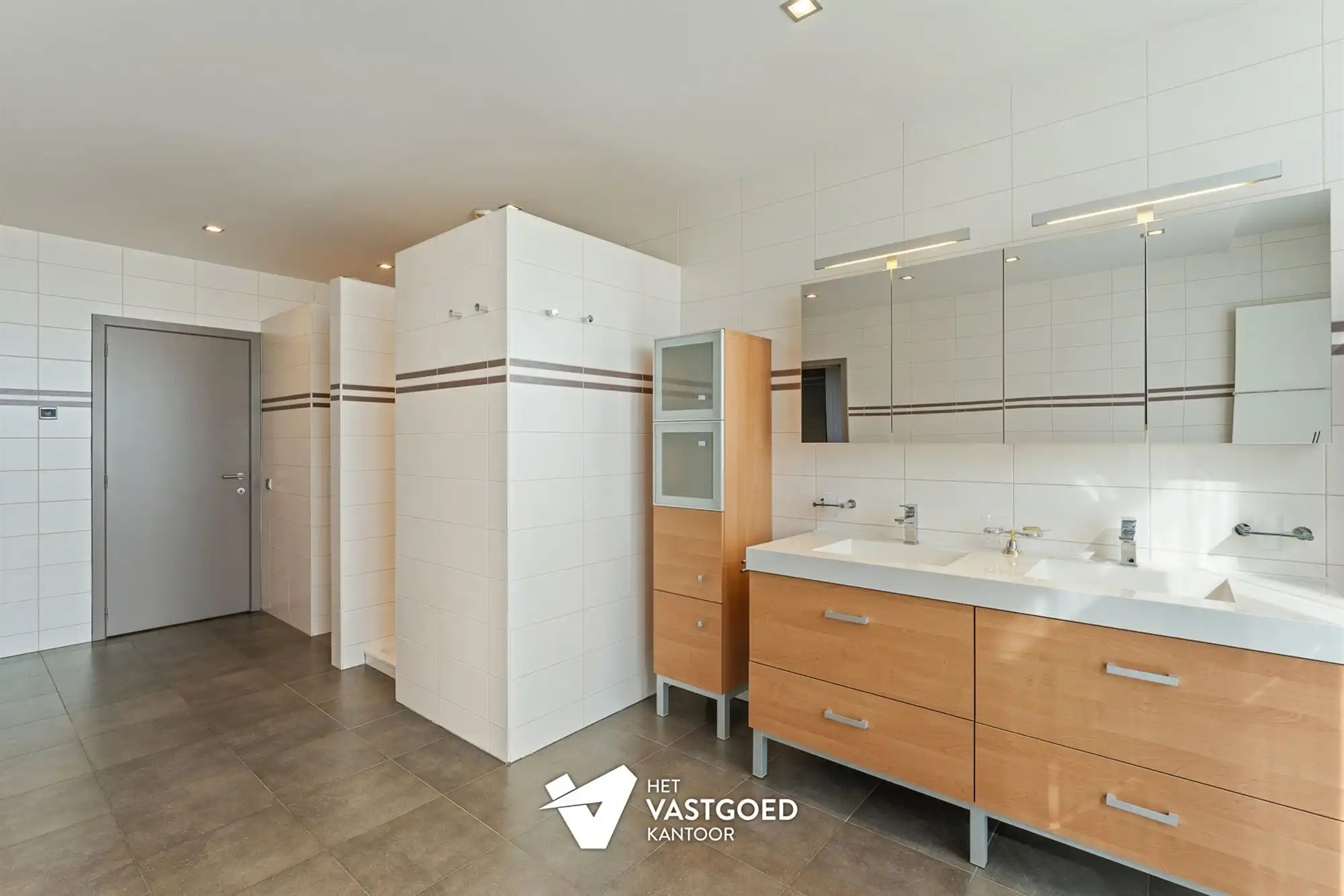 ZEER RUIME PENTHOUSE (340M²) IN UITSTEKENDE STAAT MET 3 TERRASSEN TE TESSENDERLO CENTRUM foto 19