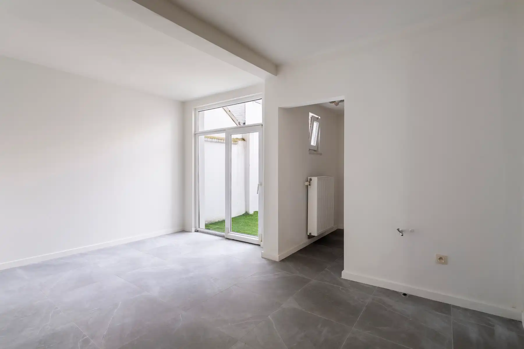 Bel-étage woning met inpandige garage nabij het Zuid foto 4