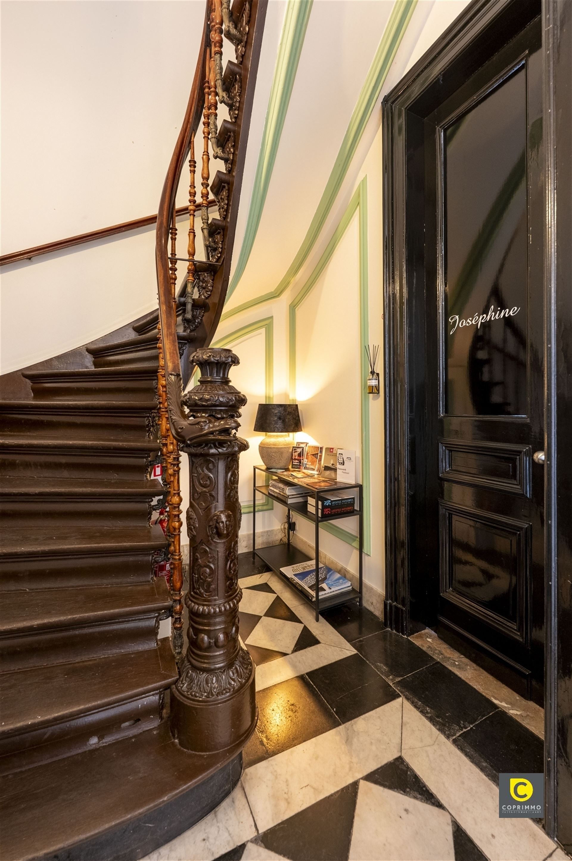 Unieke meesterwoning met garage foto 25