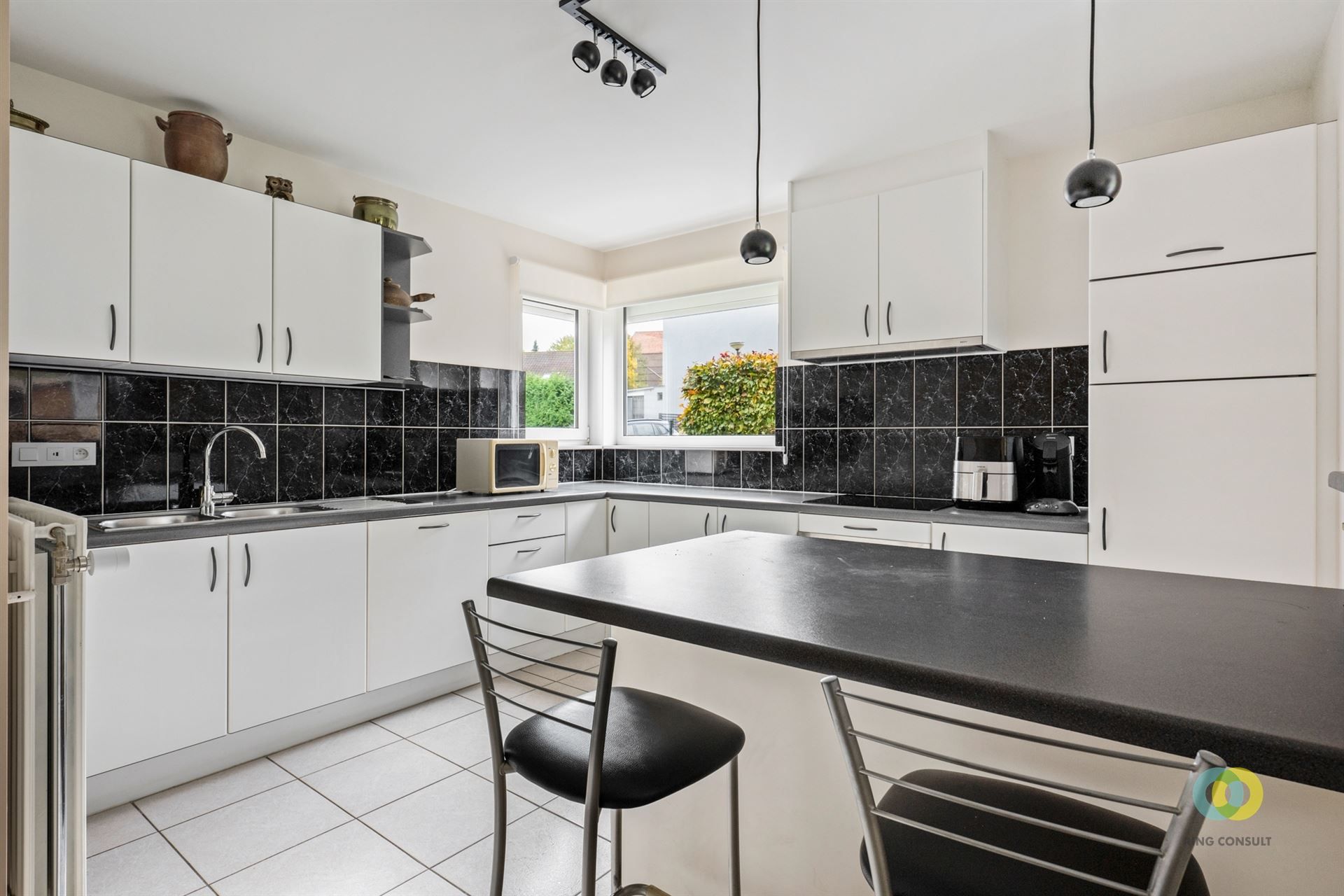 Goed onderhoud HOB met autostaanplaats foto 4