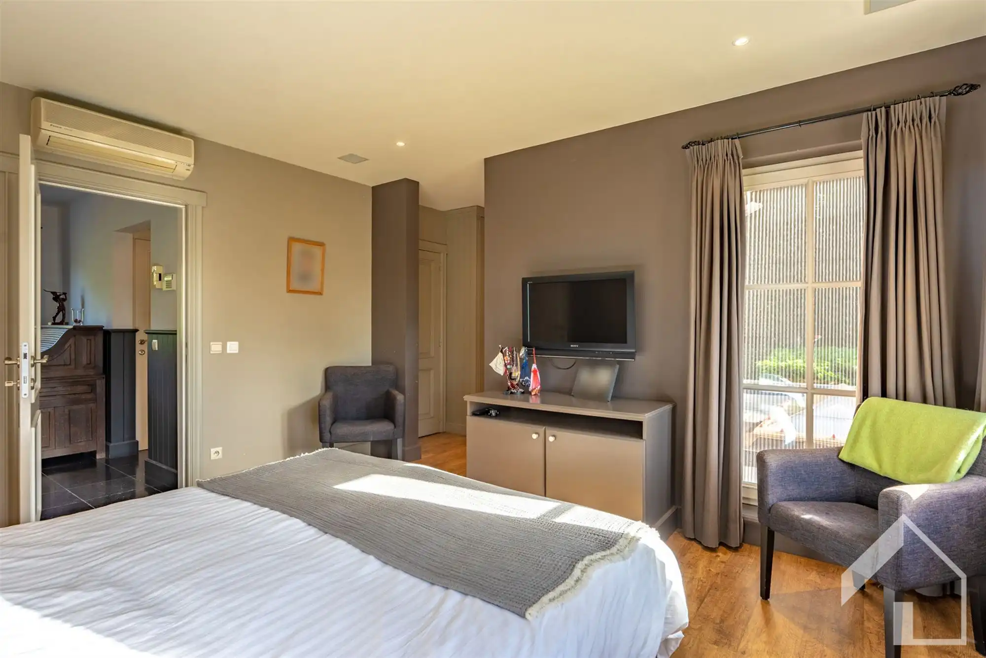 Exclusieve villa met loods, prachtige tuin en topafwerking op ruim 7.400 m²  foto 23