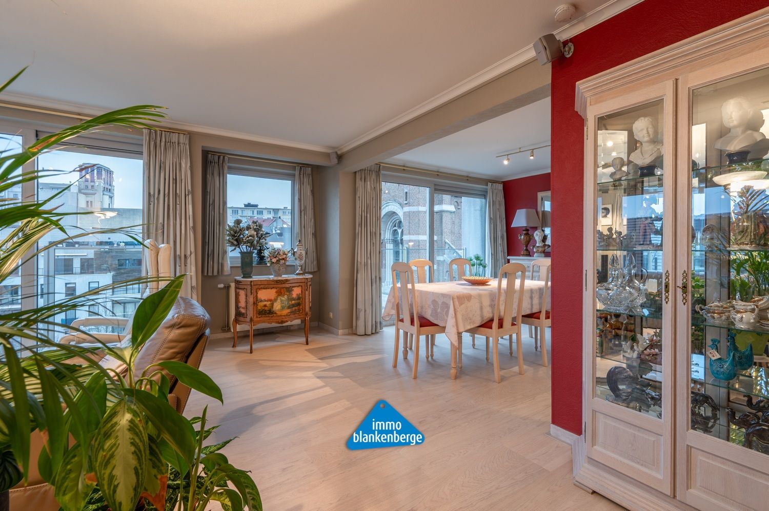 Lichtrijk hoekappartement met open zicht in het centrum van Blankenberge foto 6