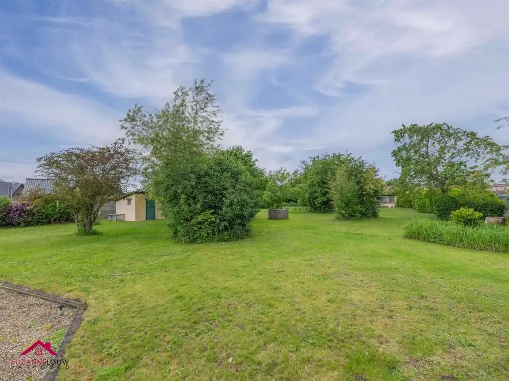 Karaktervolle, vrijstaande woning op riant perceel foto 7