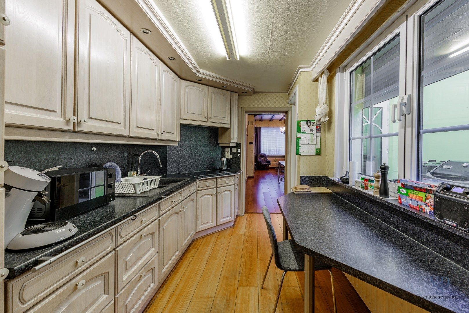 Verhuurde woning nabij station.  foto 3