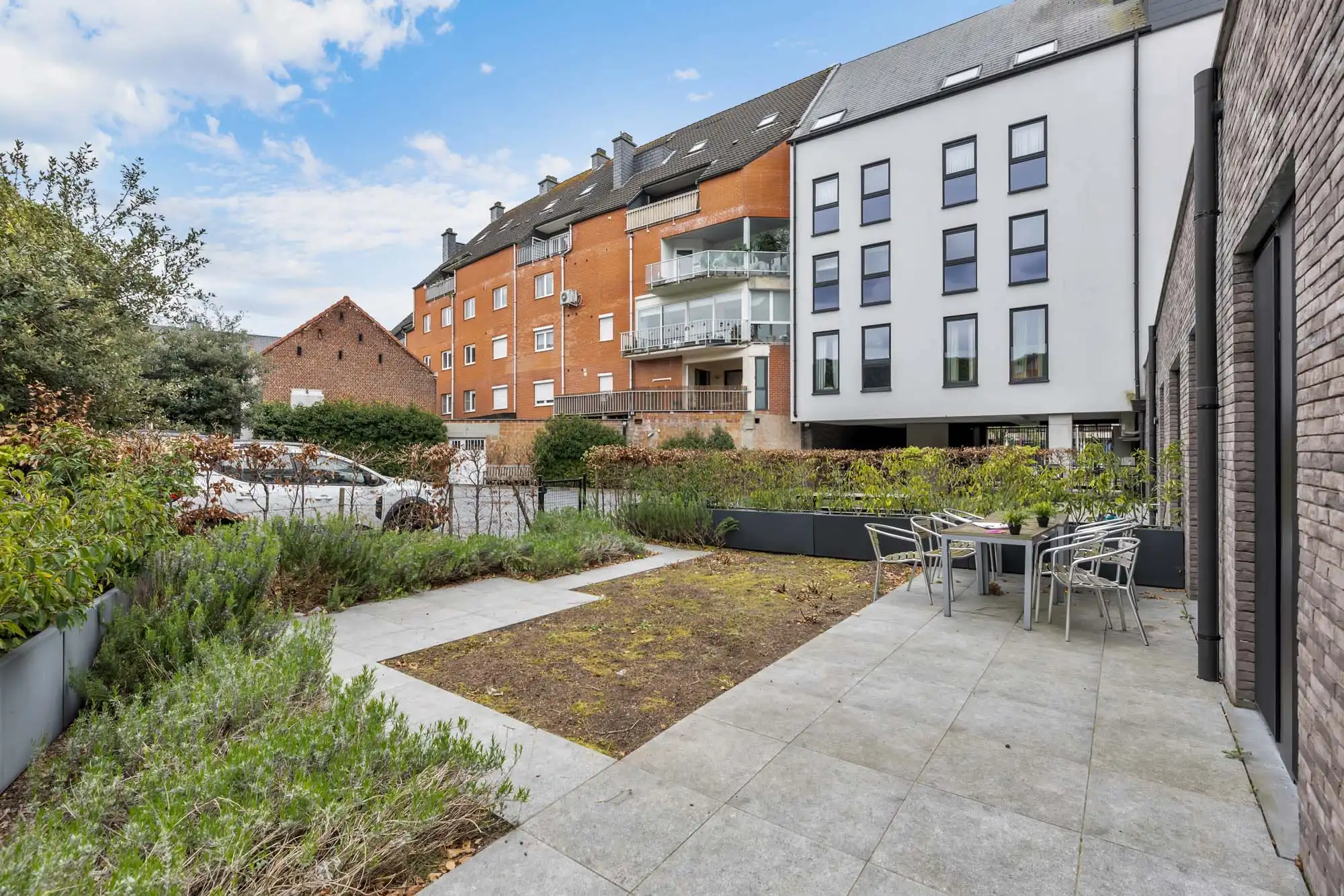 Recent en ruim gelijkvloers app met ruim terras foto 20