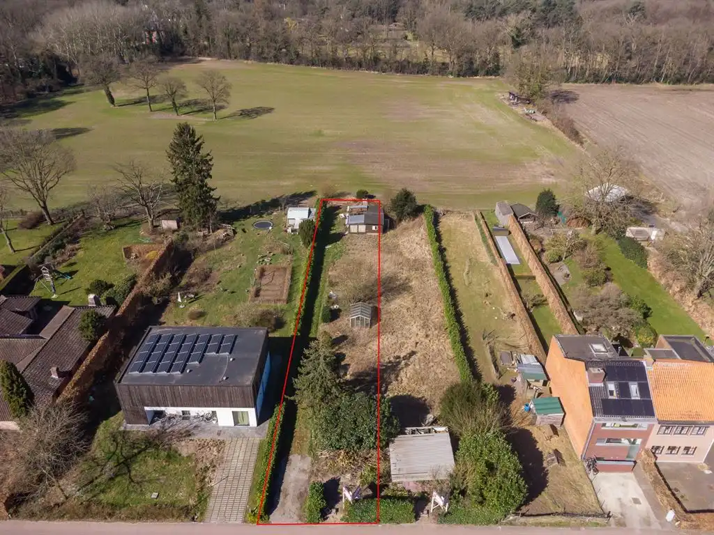 Bouwgrond met uitzicht op weilanden foto {{pictureIndex}}