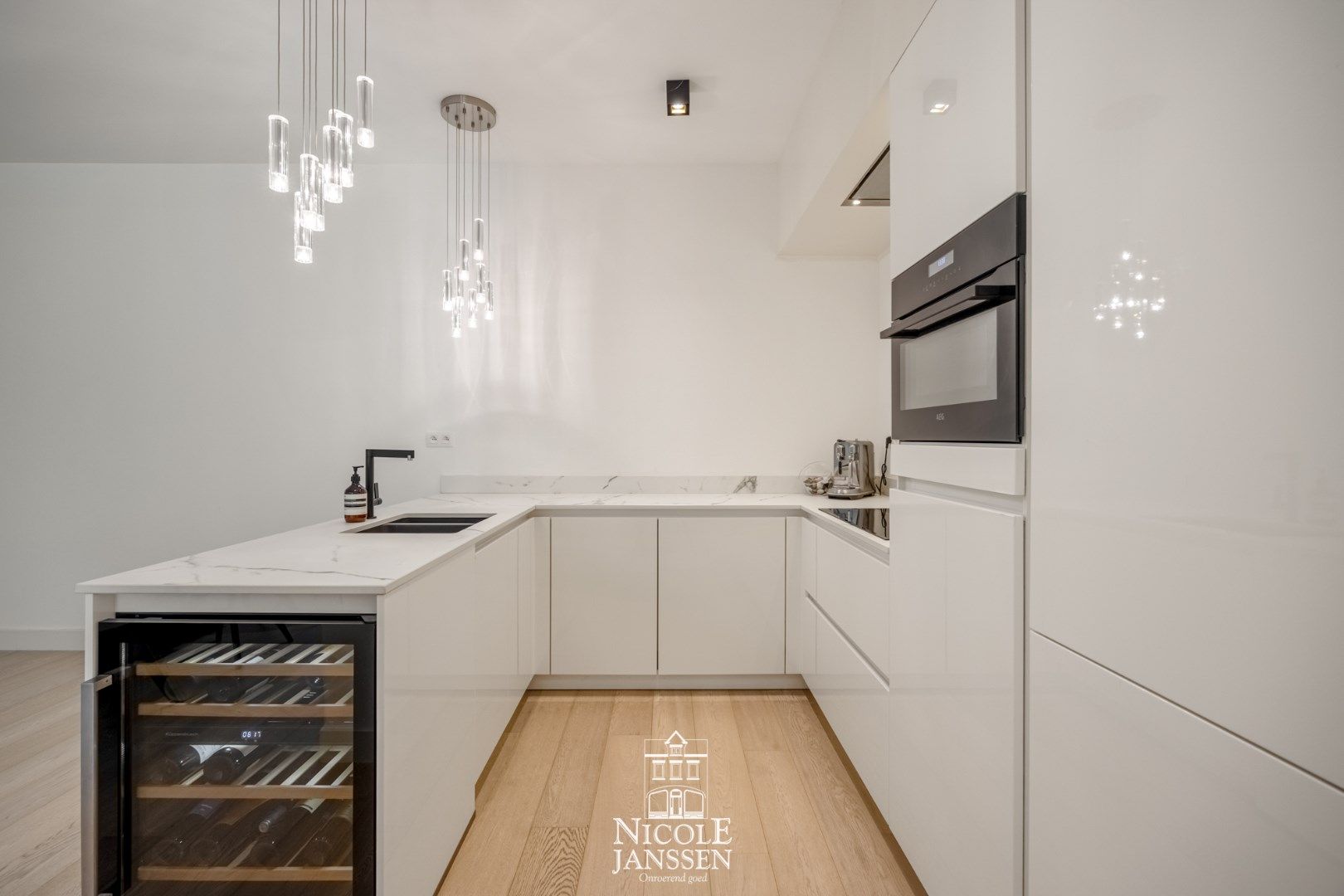 Prachtig gelijkvloers appartement met tuintje, private kelderberging en eigen autostaanplaats in Bokrijkpark foto 9