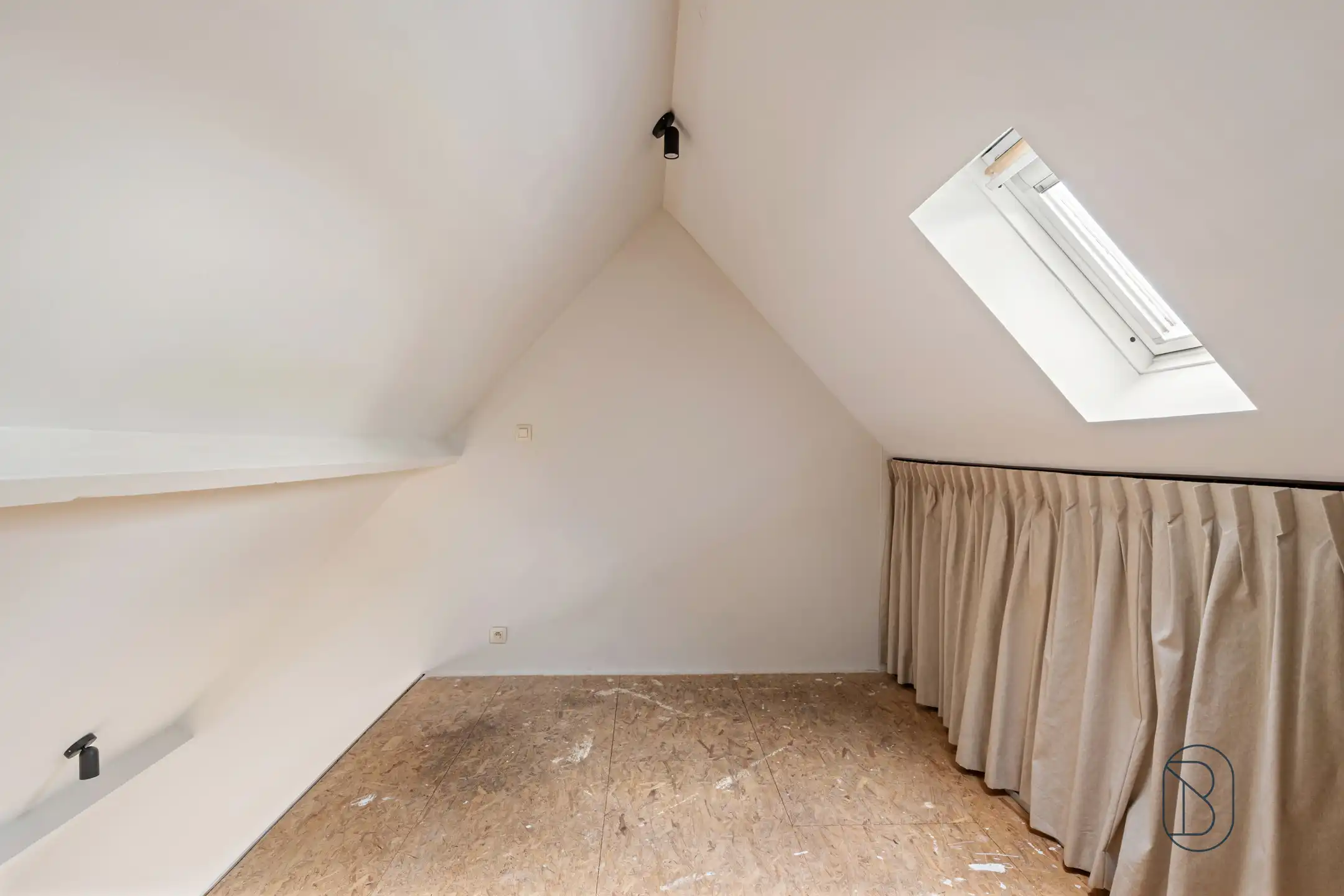 Gerenoveerde rijwoning met 2 SLK en zuidgerichte tuin foto 13