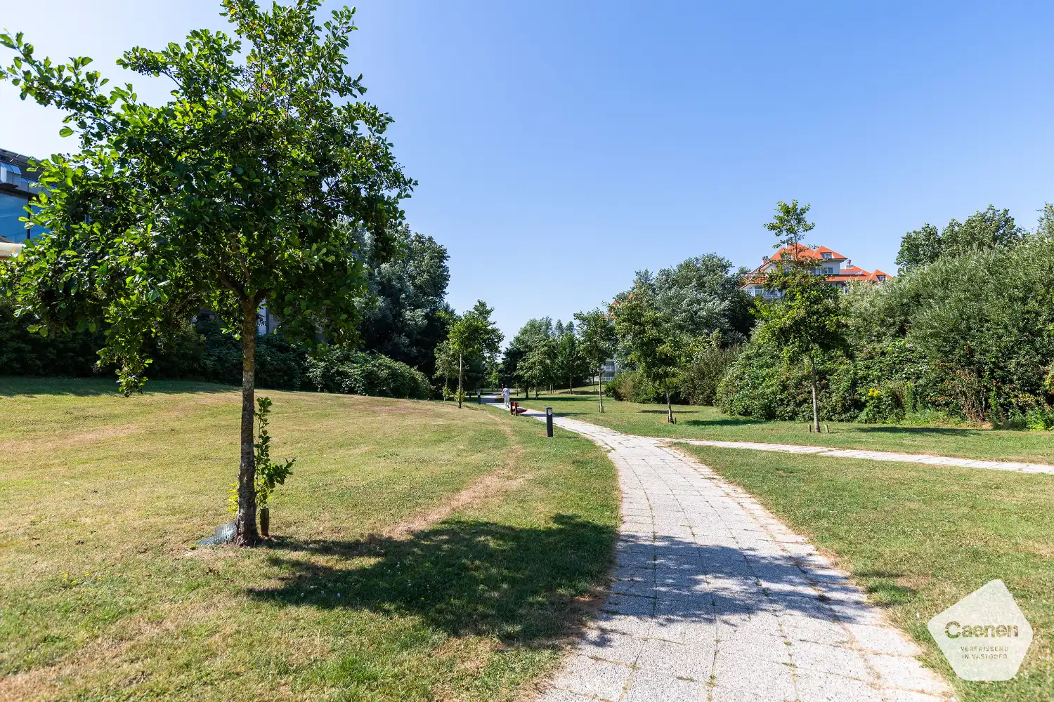 Instapklaar tweeslaapkamerappartement met zonnige terrassen en een weids uitzicht over het hinterland foto 23