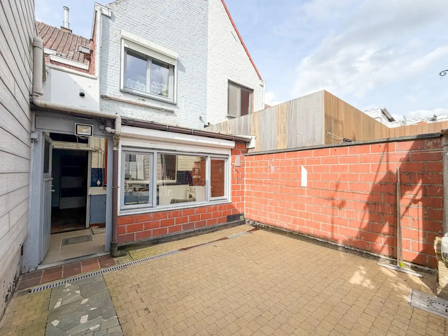 Ruime tussenwoning (211 m²) met zonnige koer, 3 slpk, Torhout foto 2