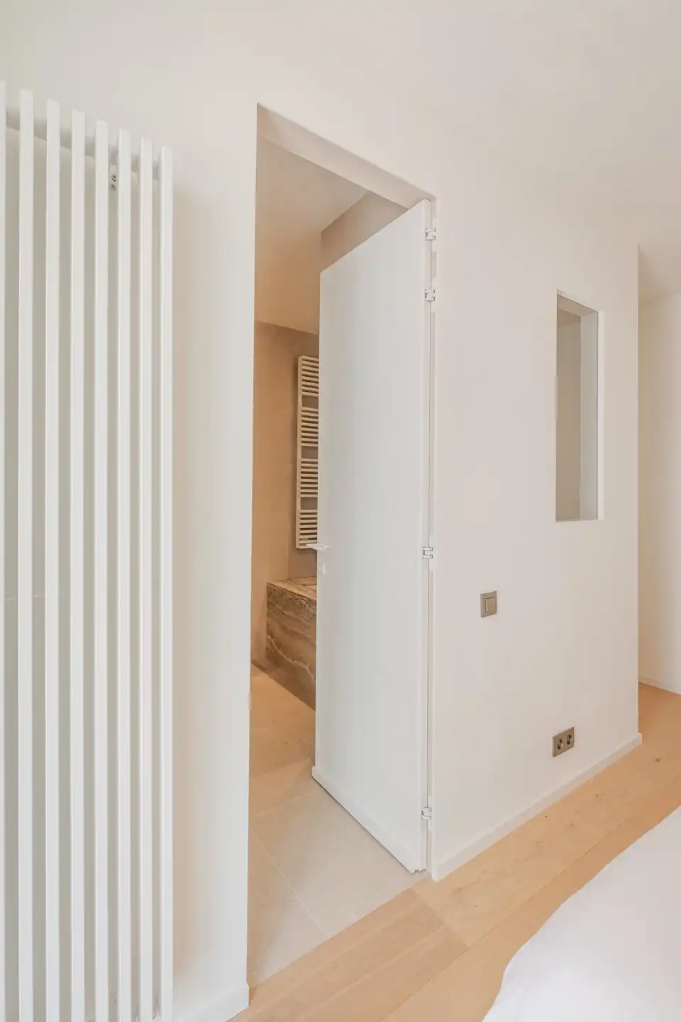 Prachtig gerenoveerd appartement in villaresidentie te Duinbergen foto 27