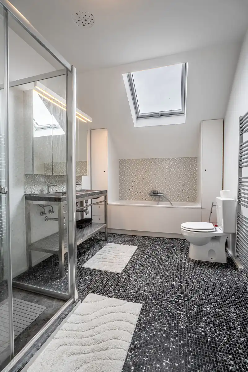 Ruim herenhuis van 571 m² met 8 slaapkamers en een tuin van bijna 20 are foto 21