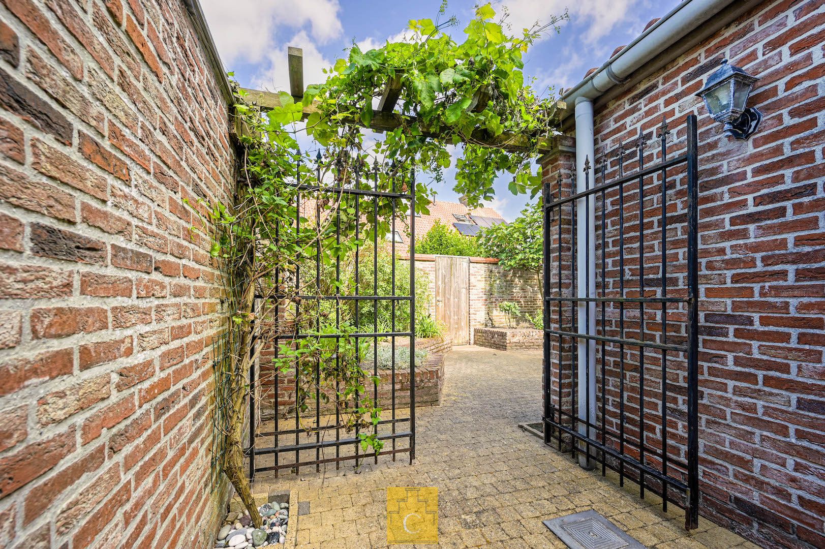 charmante stadswoning met flinke tuin en fietsenpoortje, rustige ligging op St Gillis foto 12