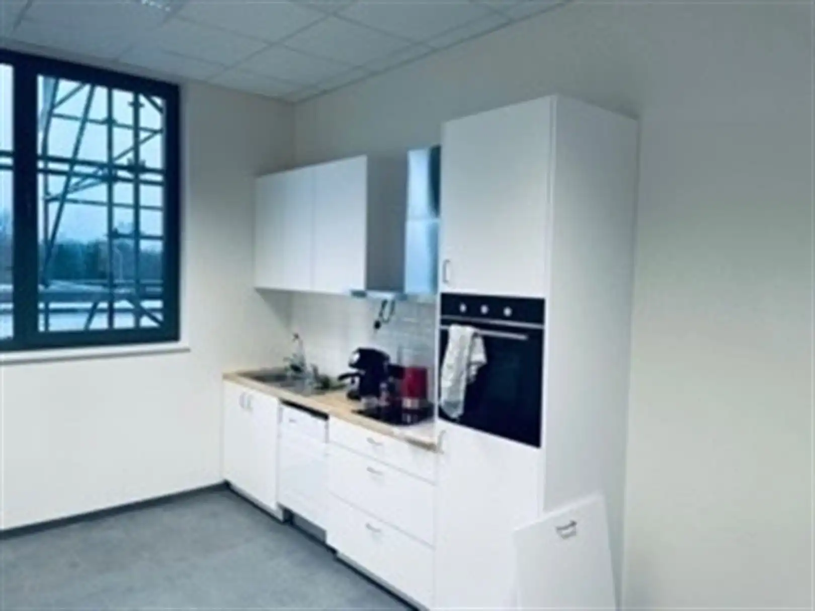 kantoorgebouw met 2x 400m² op her eerste en tweede verdiep - reeds ingericht foto 12