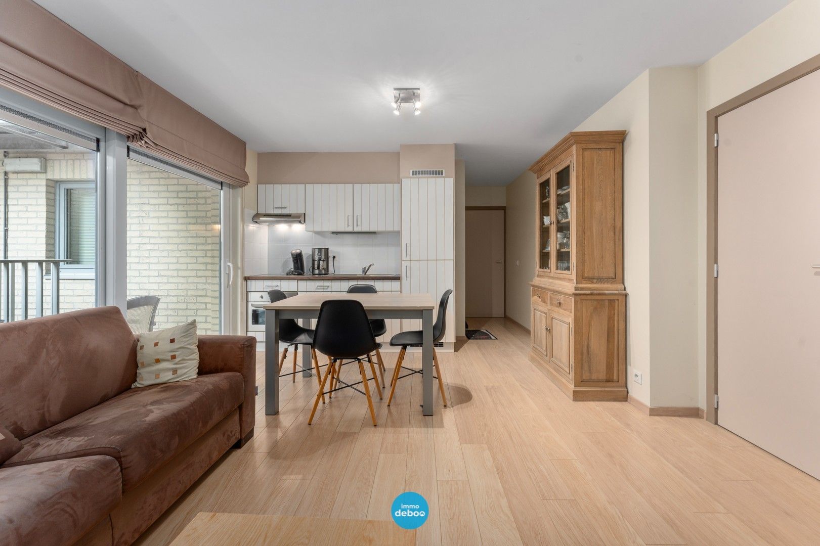 Instapklaar appartement in jonge residentie foto {{pictureIndex}}