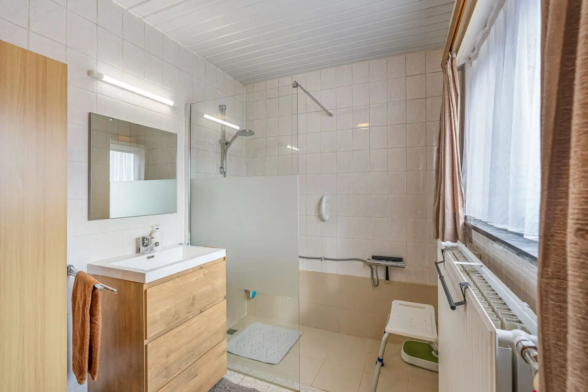 Vrijstaande eengezinswoning met bijhorende gronden foto 17