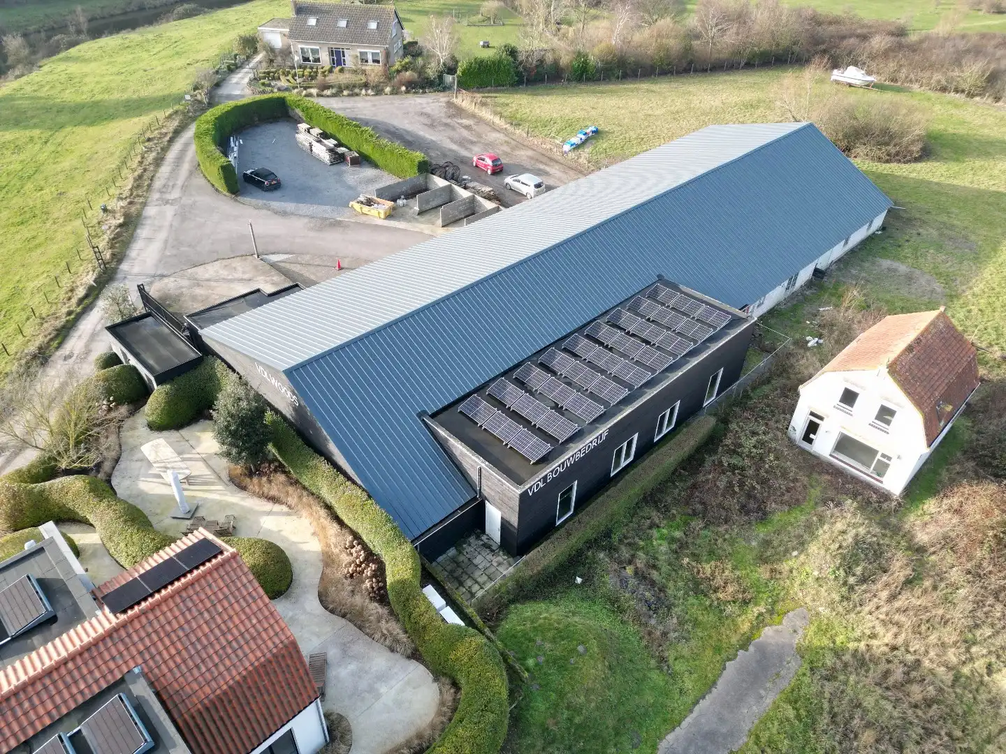 "Ruime hangar in Retranchement biedt talloze mogelijkheden voor industrieel gebruik" foto 5