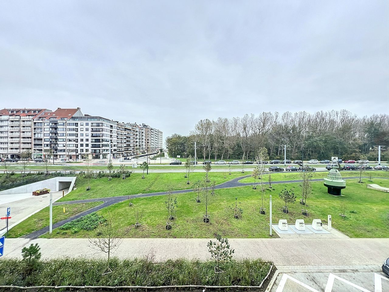 Ruim appartement met uitgestrekt zicht, gelegen aan de Knokkestraat foto 10