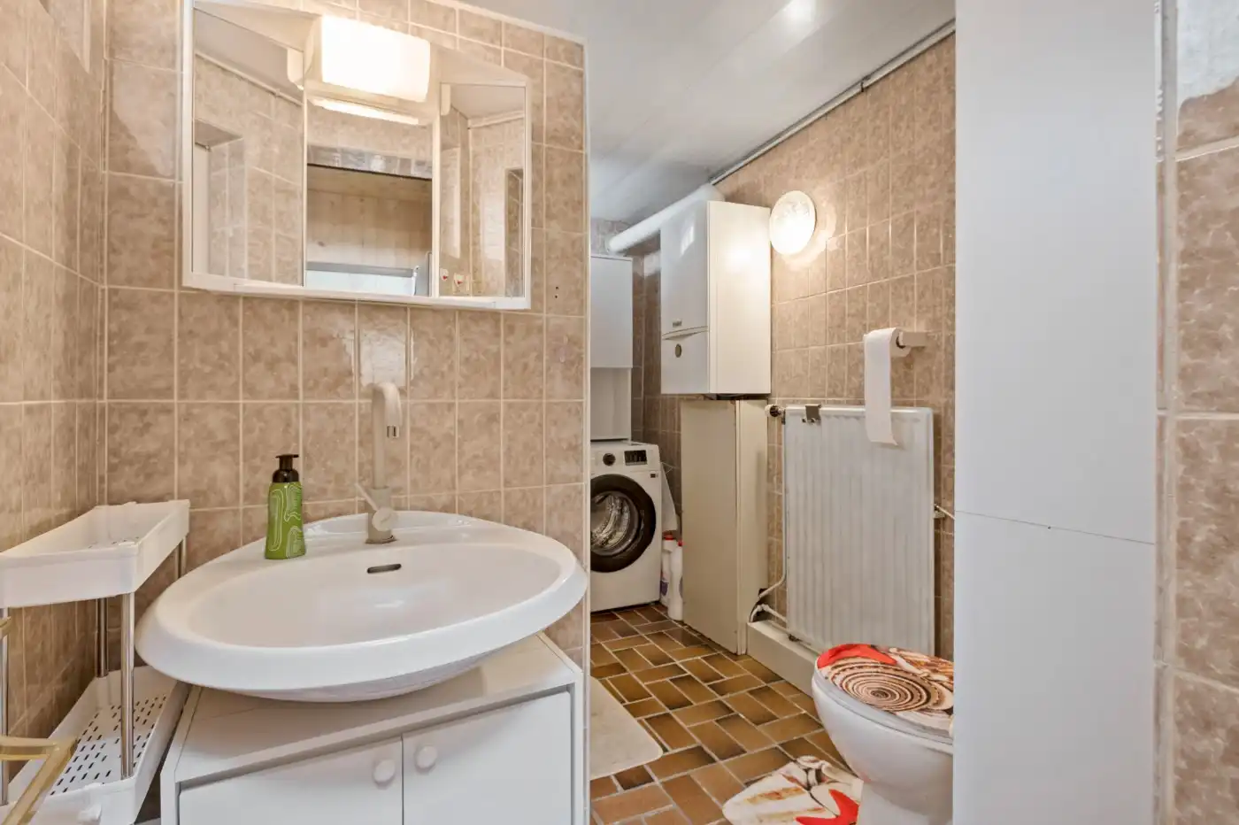 Knusse, centraal gelegen woning met 2 slpk. en garage foto 11