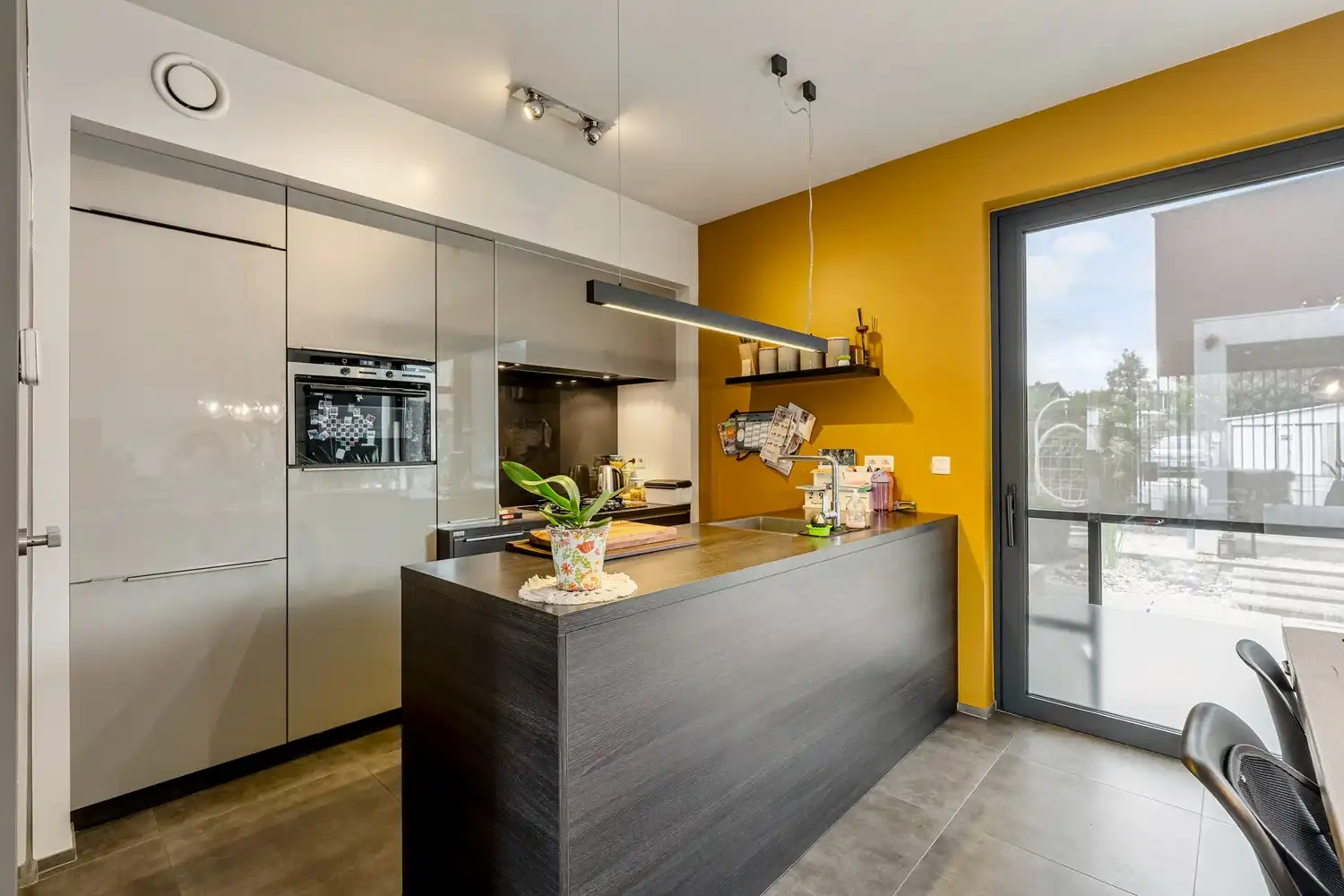 Instapklaar | 104 m² | 3 kamers | Zuidgerichte stadstuin | Privéparking met laadpaal foto 14