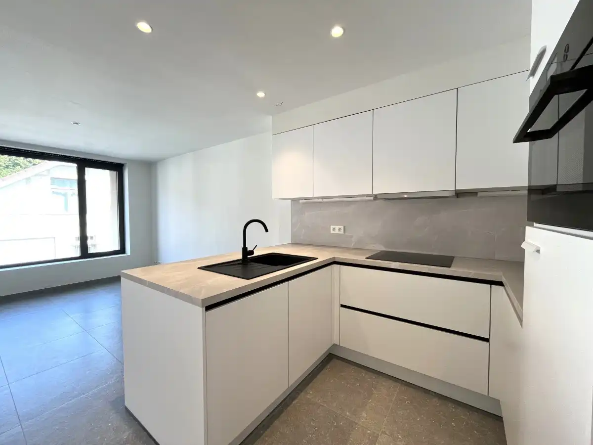 Dadizele - Ruime duplex met terras, tuin en staanplaats in het centrum foto 6