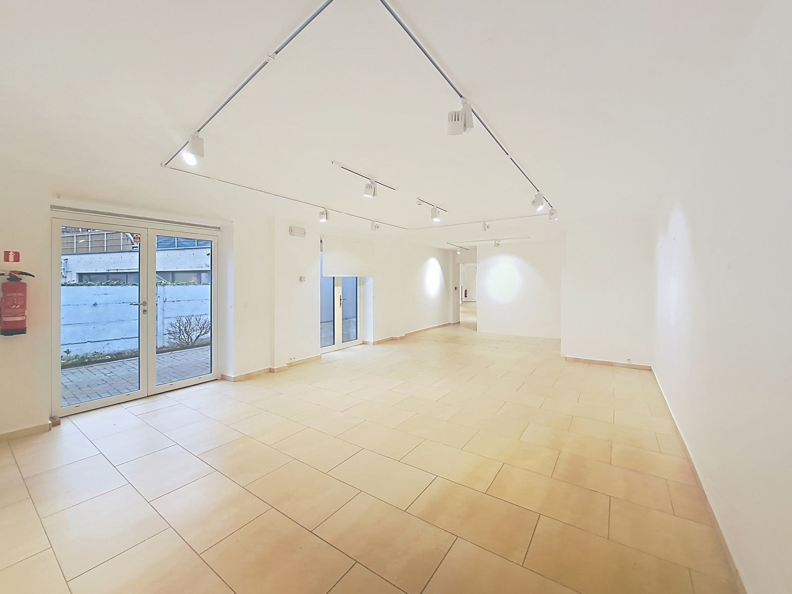 Commerciële ruimte te huur foto 4