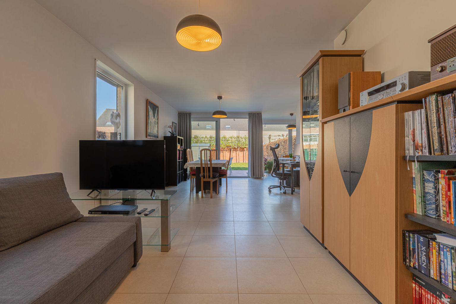 Recente driegevel woning in doodlopende straat! foto 3