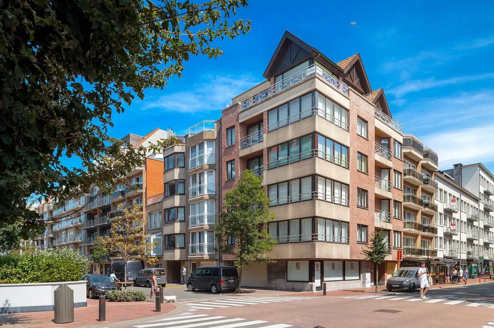 Prachtig gerenoveerd duplex hoekappartement nabij de Lippenslaan. foto 25