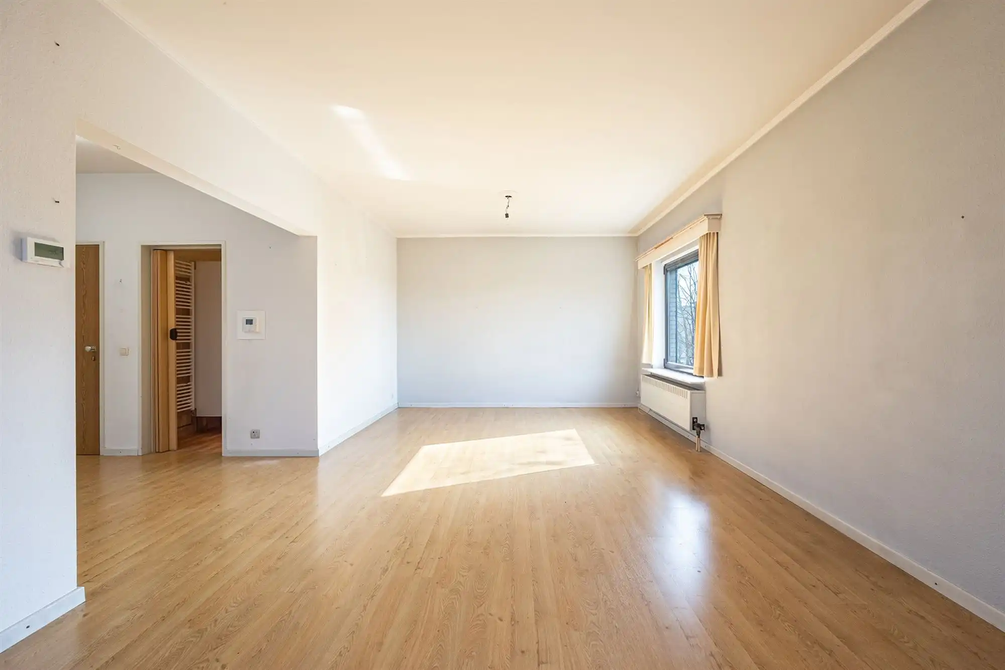 Op te frissen éénslaapkamerappartement met terras  foto 3