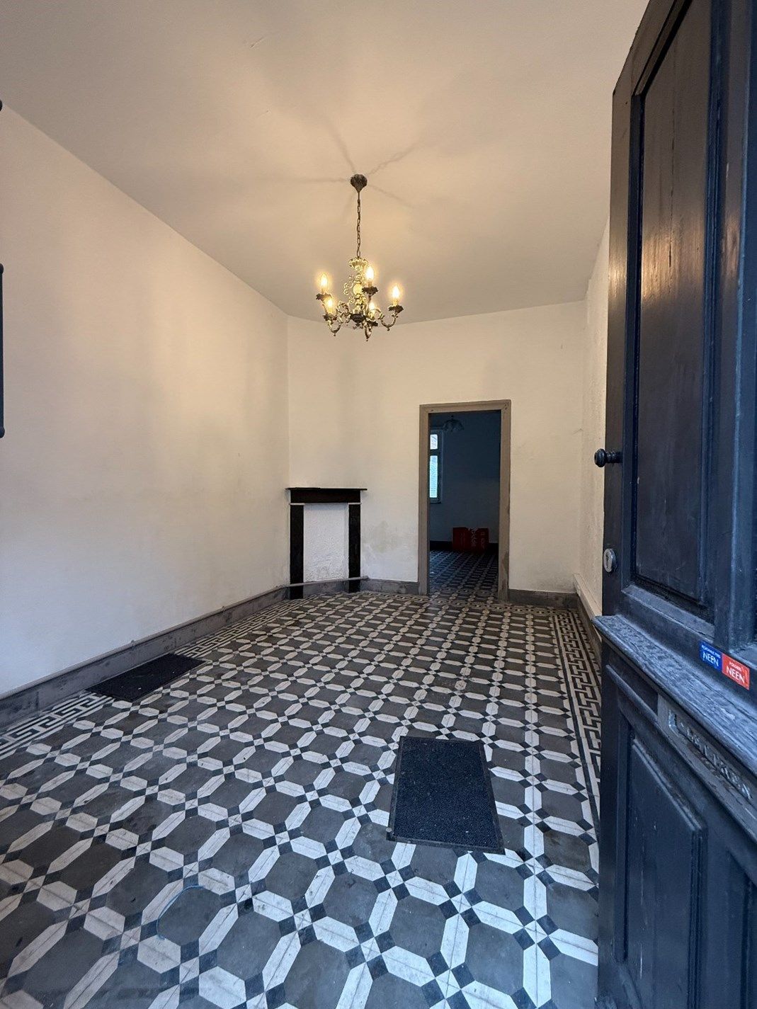 Bezoek : 0473/33.30.00 foto 4