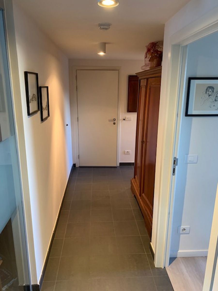 Instapklaar ruim en goed gelegen 2 slaapkamerappartement foto 10