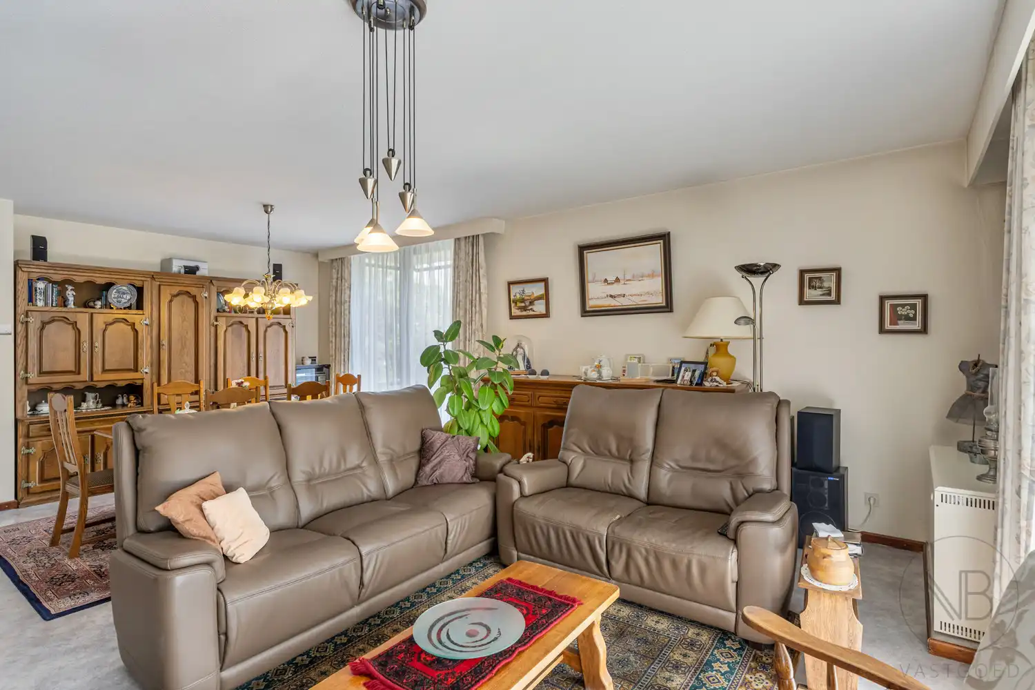 Goed gelegen appartement met 3 slaapkamers foto 4