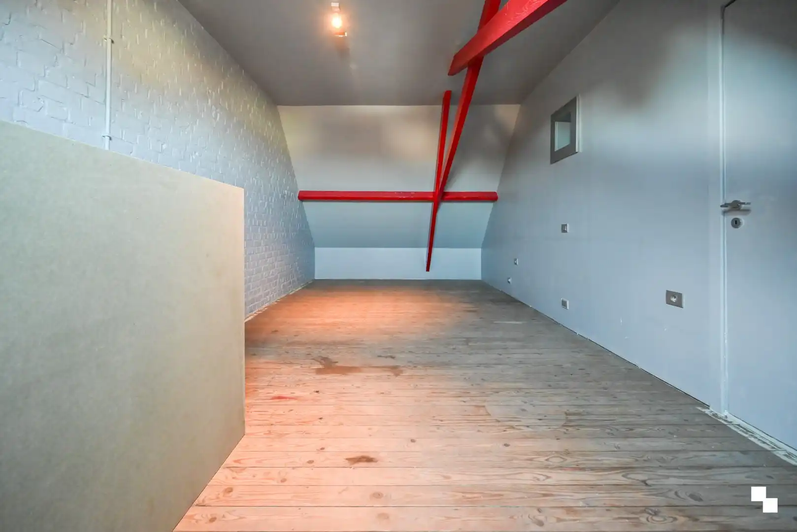 Rijwoning met uitweg achteraan en ruime garage te Izegem foto 23