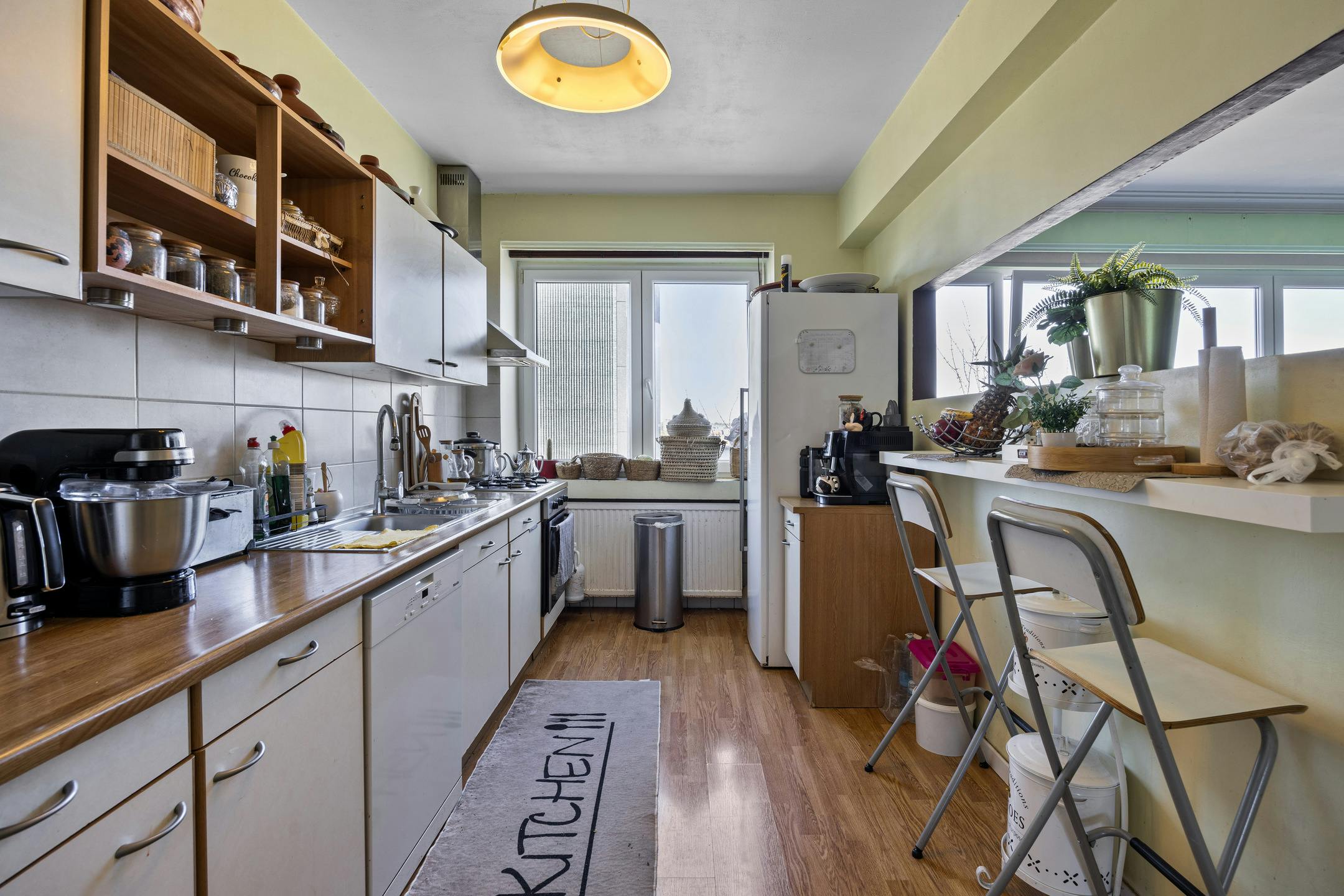 Instapklaar 2 slaapkamer appartement te koop! foto 6