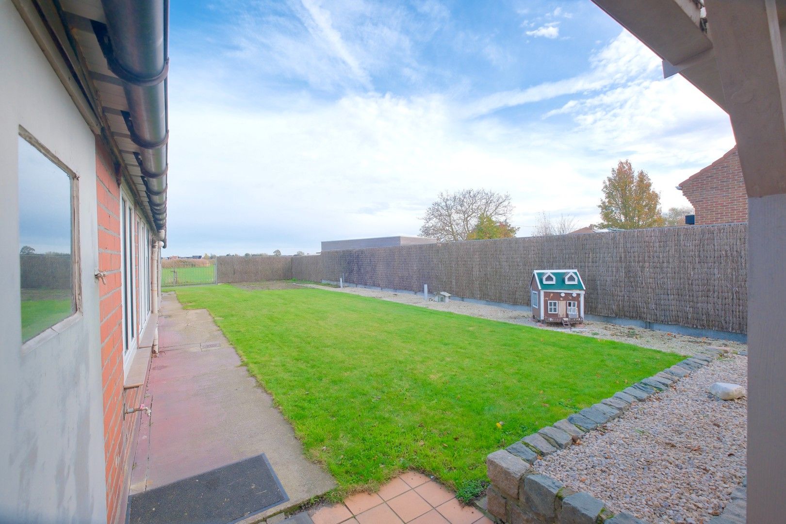 Rustig gelegen bungalow met 3 slpks en garage op 800 m²! foto 23