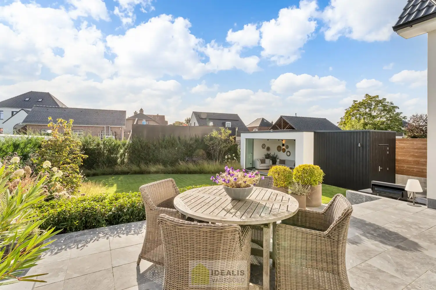 IDEALIS VASTGOED – Een prachtige instapklare woning in het fijne Hamont op een steenworp van de NL-grens! foto 56